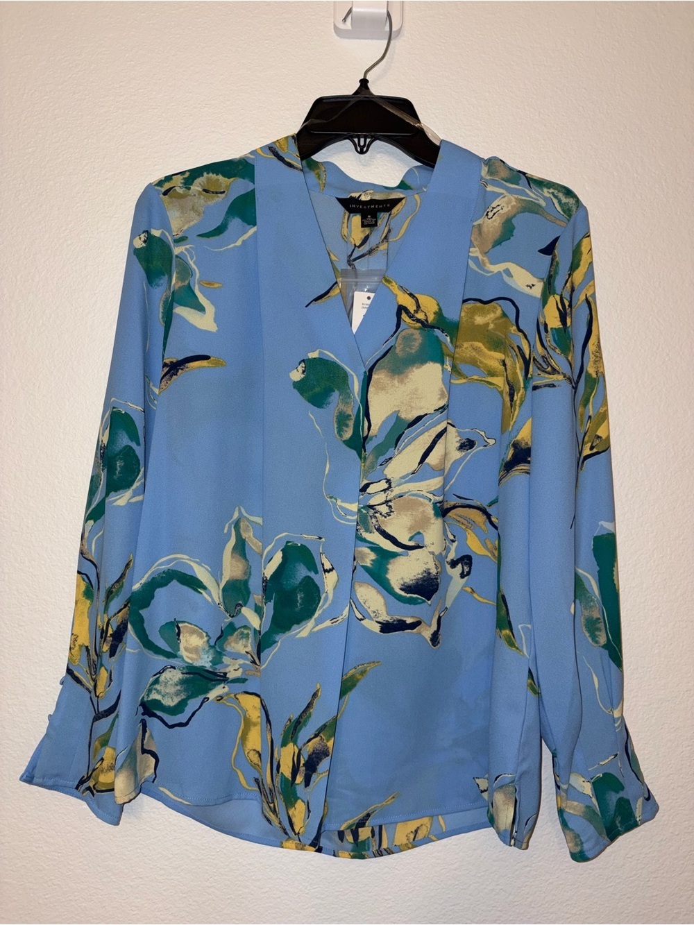 NWT Investments Blue Floral Blouse Size S V Neck Long Sleeve Career Top